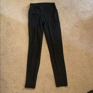 Aeri black leggings